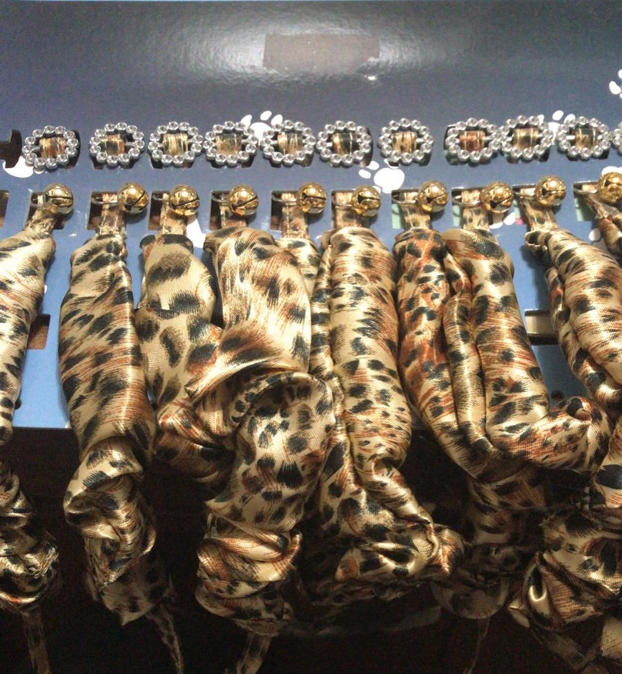 LEOPAR DESENLİ BOYUN TASMASI 12 Lİ