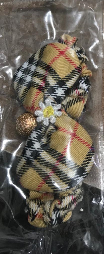 KLİPSLİ DESENLİ BOYUN TASMASI